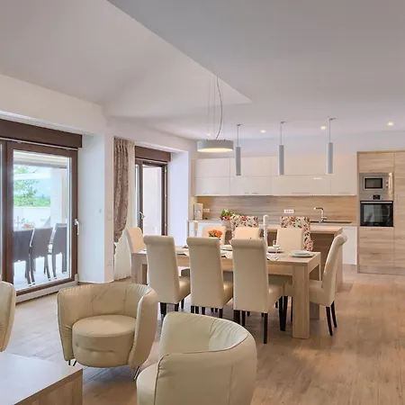 Mala Halu Holiday home