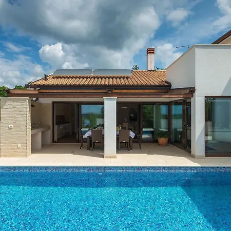 Holiday home Mala Halu Katun Gracanski