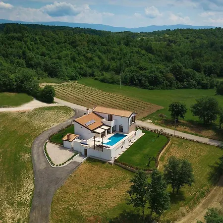Mala Halu Holiday home Katun Gracanski