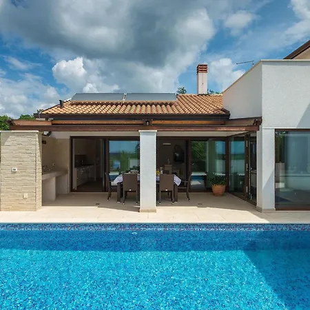 Holiday home Mala Halu Katun Gracanski