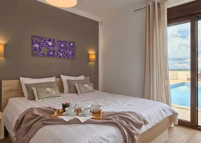 Mala Halu Vikendica Katun Gracanski