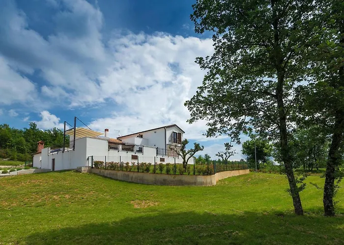 Vikendica Mala Halu *