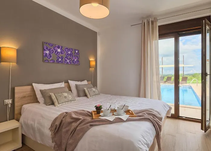 Vikendica Mala Halu Katun Gracanski