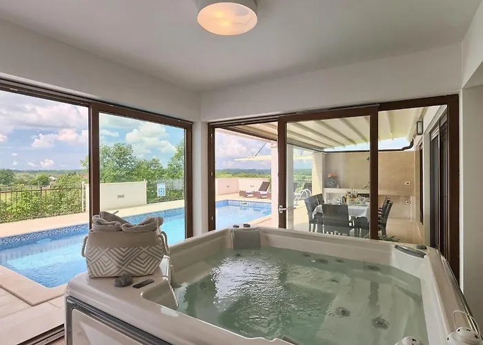 Vikendica Mala Halu *